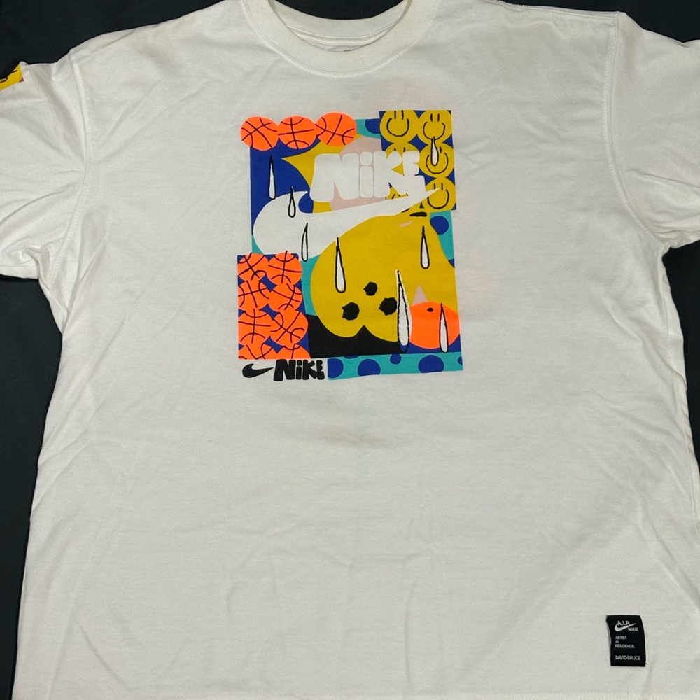Nike White and Orange Short Sleeve Tee Vibrant Graphic